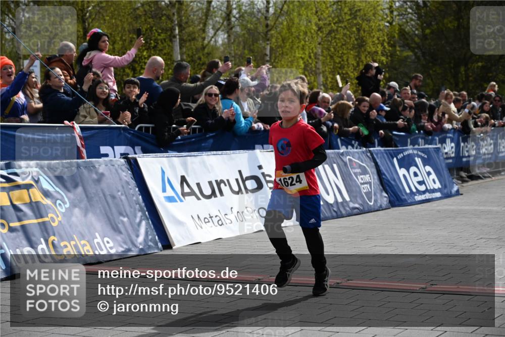 12.04.2026 - 45. Internationalen Wilhelmsburger Insellauf J. Mangold http://msf.ph/oto/9521406 12.04.2026 14:19:14 Ziel 1624 meine-sportfotos.de