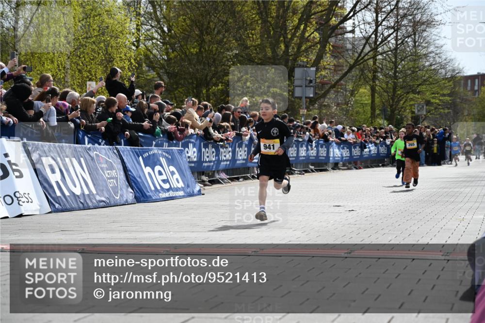 12.04.2026 - 45. Internationalen Wilhelmsburger Insellauf J. Mangold http://msf.ph/oto/9521413 12.04.2026 14:19:29 Ziel 941, 265, 87 meine-sportfotos.de