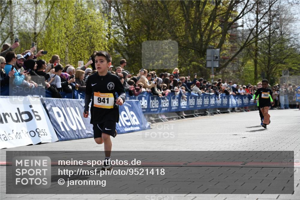 12.04.2026 - 45. Internationalen Wilhelmsburger Insellauf J. Mangold http://msf.ph/oto/9521418 12.04.2026 14:19:30 Ziel 941, 265, 87 meine-sportfotos.de