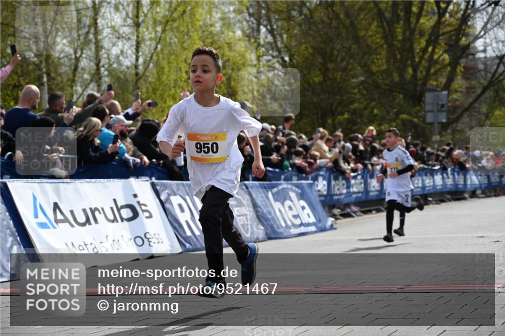 12.04.2026 - 45. Internationalen Wilhelmsburger Insellauf J. Mangold http://msf.ph/oto/9521467 12.04.2026 14:19:42 Ziel 1613, 950, 275, 480 meine-sportfotos.de