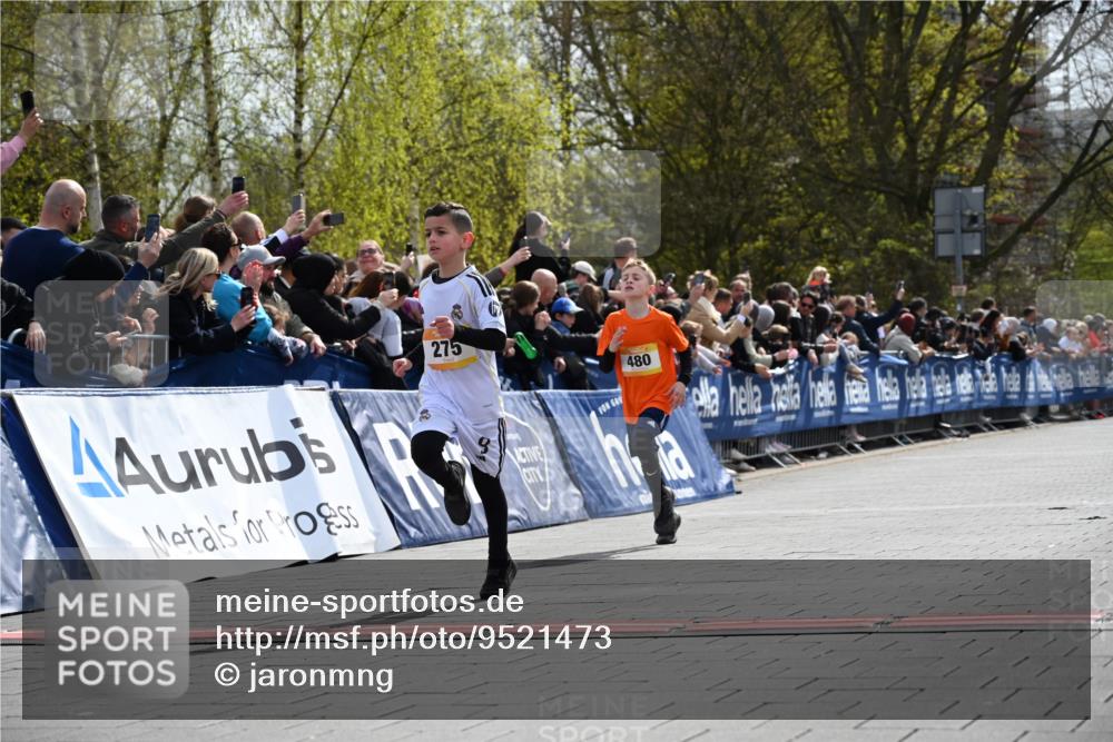 12.04.2026 - 45. Internationalen Wilhelmsburger Insellauf J. Mangold http://msf.ph/oto/9521473 12.04.2026 14:19:43 Ziel 1613, 950, 275, 480 meine-sportfotos.de