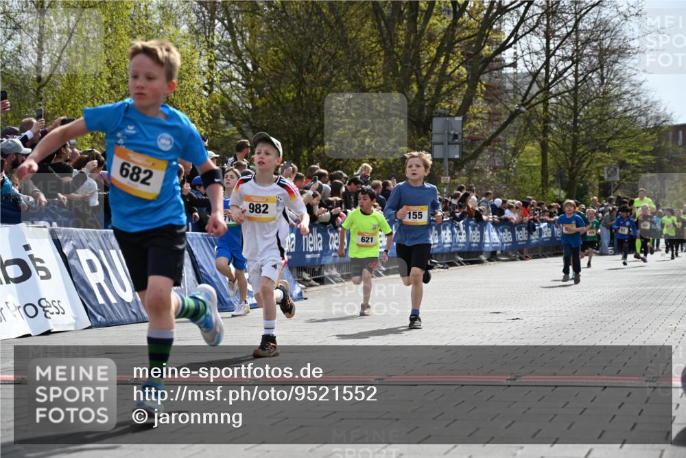 12.04.2026 - 45. Internationalen Wilhelmsburger Insellauf J. Mangold http://msf.ph/oto/9521552 12.04.2026 14:19:58 Ziel 96, 579, 740, 943, 793, 845, 682, 413, 982, 155, 621, 1602 meine-sportfotos.de