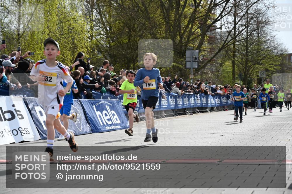 12.04.2026 - 45. Internationalen Wilhelmsburger Insellauf J. Mangold http://msf.ph/oto/9521559 12.04.2026 14:19:58 Ziel 96, 579, 740, 943, 793, 845, 682, 413, 982, 155, 621, 1602 meine-sportfotos.de