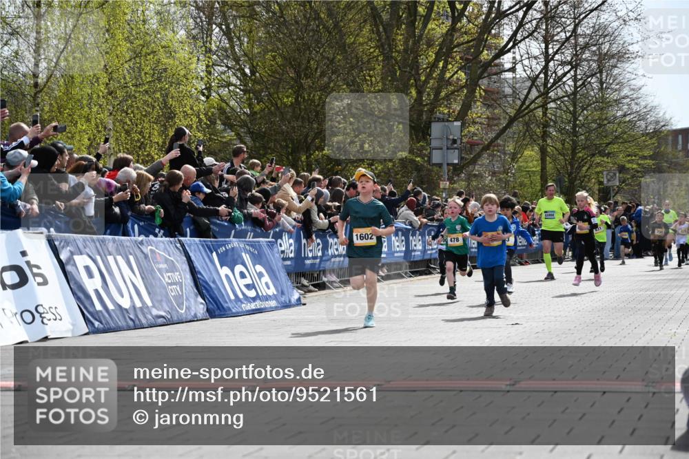 12.04.2026 - 45. Internationalen Wilhelmsburger Insellauf J. Mangold http://msf.ph/oto/9521561 12.04.2026 14:20:01 Ziel 682, 413, 982, 155, 621, 1602, 478, 83, 968, 465 meine-sportfotos.de