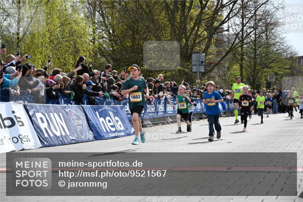 12.04.2026 - 45. Internationalen Wilhelmsburger Insellauf J. Mangold http://msf.ph/oto/9521567 12.04.2026 14:20:01 Ziel 682, 413, 982, 155, 621, 1602, 478, 83, 968, 465 meine-sportfotos.de