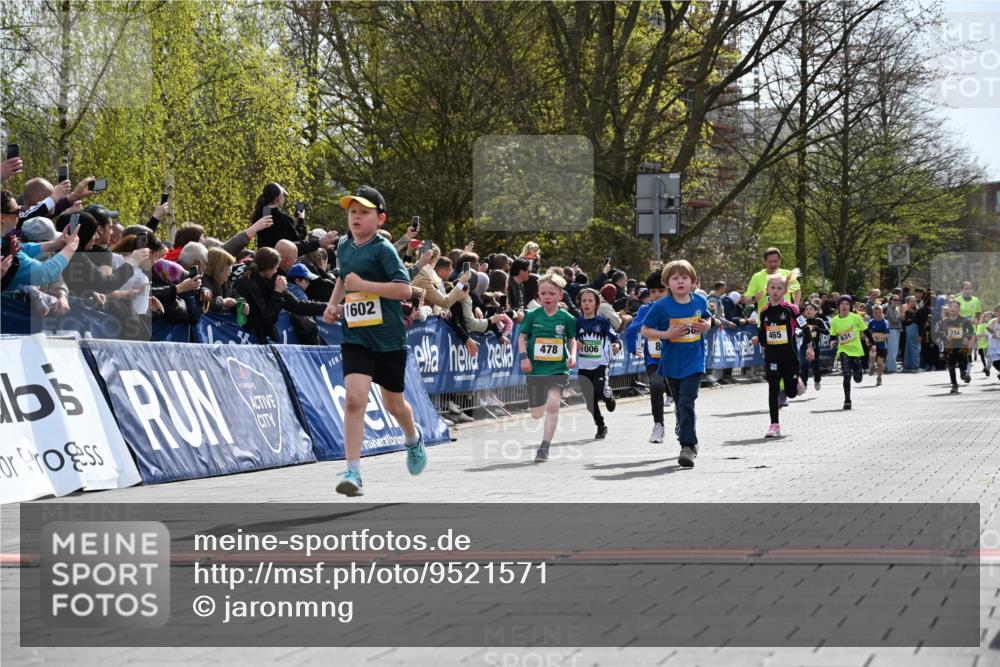 12.04.2026 - 45. Internationalen Wilhelmsburger Insellauf J. Mangold http://msf.ph/oto/9521571 12.04.2026 14:20:01 Ziel 682, 413, 982, 155, 621, 1602, 478, 83, 968, 465 meine-sportfotos.de