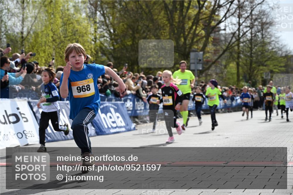 12.04.2026 - 45. Internationalen Wilhelmsburger Insellauf J. Mangold http://msf.ph/oto/9521597 12.04.2026 14:20:04 Ziel 1602, 478, 83, 968, 465, 631, 1621, 304, 225, 1618, 108, 534 meine-sportfotos.de