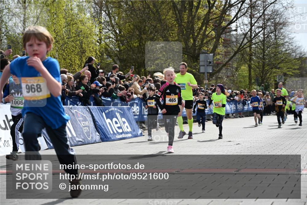 12.04.2026 - 45. Internationalen Wilhelmsburger Insellauf J. Mangold http://msf.ph/oto/9521600 12.04.2026 14:20:04 Ziel 1602, 478, 83, 968, 465, 631, 1621, 304, 225, 1618, 108, 534 meine-sportfotos.de