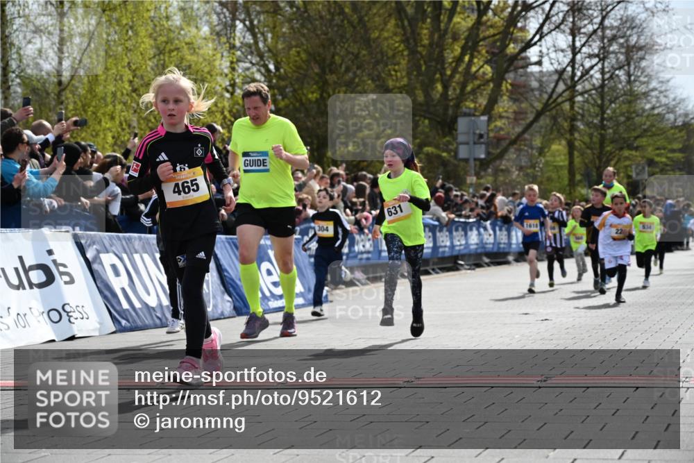 12.04.2026 - 45. Internationalen Wilhelmsburger Insellauf J. Mangold http://msf.ph/oto/9521612 12.04.2026 14:20:05 Ziel 1602, 478, 83, 968, 465, 631, 1621, 304, 225, 1618, 108, 534, 447, 560, 734 meine-sportfotos.de
