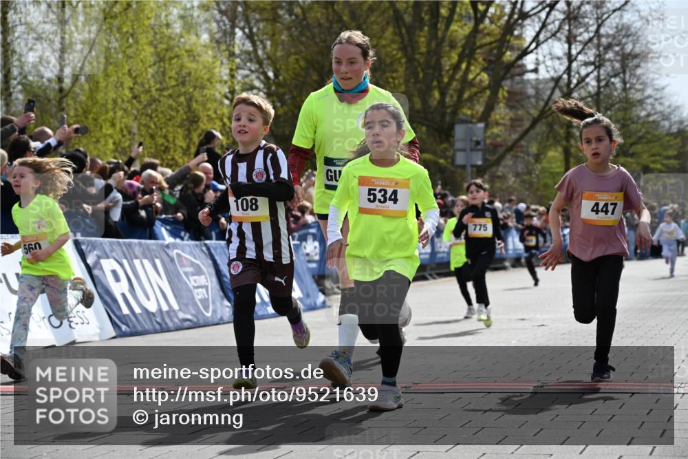 12.04.2026 - 45. Internationalen Wilhelmsburger Insellauf J. Mangold http://msf.ph/oto/9521639 12.04.2026 14:20:09 Ziel 465, 631, 1621, 304, 225, 1618, 108, 534, 447, 560, 734, 775, 587, 405 meine-sportfotos.de