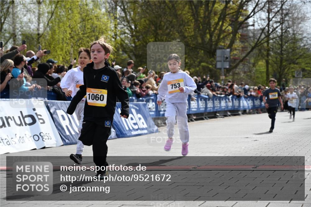 12.04.2026 - 45. Internationalen Wilhelmsburger Insellauf J. Mangold http://msf.ph/oto/9521672 12.04.2026 14:20:14 Ziel 775, 587, 405, 1060, 642, 753, 750 meine-sportfotos.de