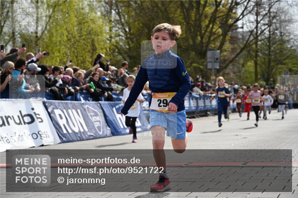 12.04.2026 - 45. Internationalen Wilhelmsburger Insellauf J. Mangold http://msf.ph/oto/9521722 12.04.2026 14:20:22 Ziel 1623, 844, 34, 949, 1607, 29, 948, 1058, 966 meine-sportfotos.de