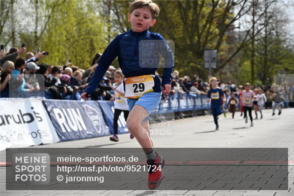 12.04.2026 - 45. Internationalen Wilhelmsburger Insellauf J. Mangold http://msf.ph/oto/9521724 12.04.2026 14:20:22 Ziel 1623, 844, 34, 949, 1607, 29, 948, 1058, 966 meine-sportfotos.de