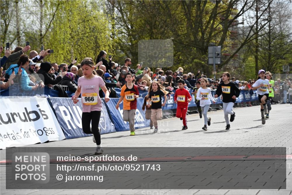 12.04.2026 - 45. Internationalen Wilhelmsburger Insellauf J. Mangold http://msf.ph/oto/9521743 12.04.2026 14:20:26 Ziel 29, 948, 1058, 966, 998, 228, 298, 293, 744, 1008, 747, 262, 598, 730, 632 meine-sportfotos.de