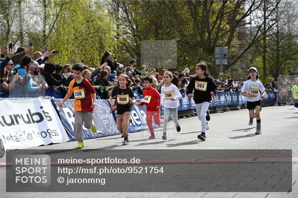 12.04.2026 - 45. Internationalen Wilhelmsburger Insellauf J. Mangold http://msf.ph/oto/9521754 12.04.2026 14:20:26 Ziel 29, 948, 1058, 966, 998, 228, 298, 293, 744, 1008, 747, 262, 598, 730, 632 meine-sportfotos.de