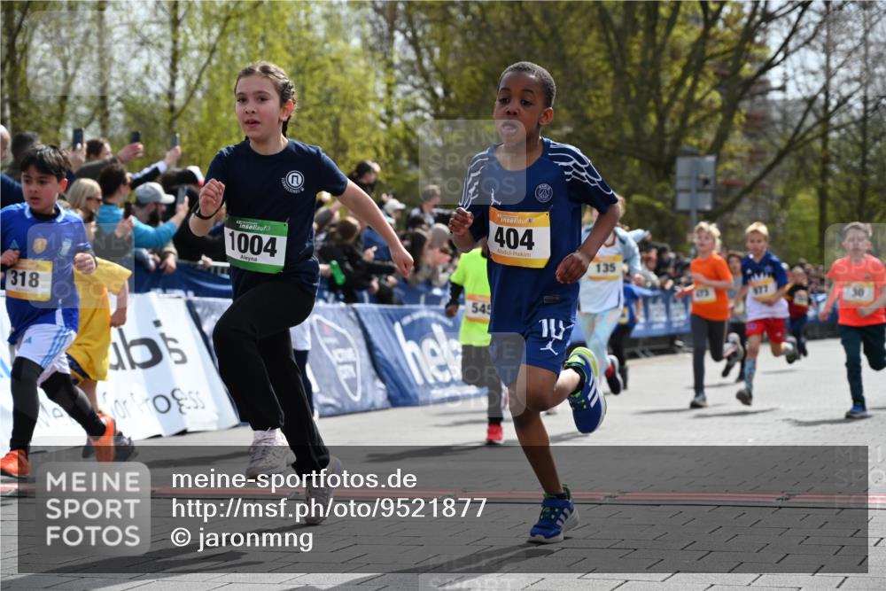 12.04.2026 - 45. Internationalen Wilhelmsburger Insellauf J. Mangold http://msf.ph/oto/9521877 12.04.2026 14:20:47 Ziel 578, 751, 940, 958, 832, 1610, 3, 285, 1073, 767, 404, 318, 539, 431, 135, 545, 537, 30, 133, 977, 84, 1606, 473, 956, 467 meine-sportfotos.de