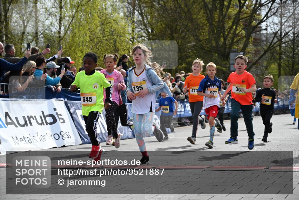12.04.2026 - 45. Internationalen Wilhelmsburger Insellauf J. Mangold http://msf.ph/oto/9521887 12.04.2026 14:20:48 Ziel 751, 940, 958, 832, 1610, 3, 285, 1073, 767, 404, 318, 539, 431, 135, 545, 537, 30, 133, 977, 84, 1606, 473, 956, 467, 324, 299 meine-sportfotos.de