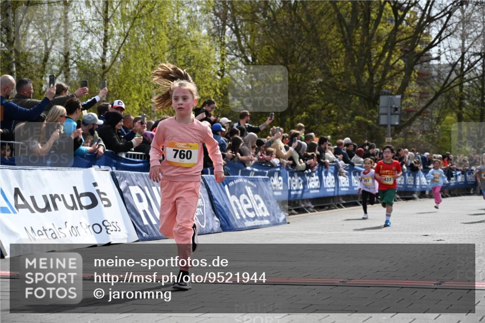 12.04.2026 - 45. Internationalen Wilhelmsburger Insellauf J. Mangold http://msf.ph/oto/9521944 12.04.2026 14:20:56 Ziel 324, 299, 1605, 278, 760, 257, 463, 437, 1616, 692 meine-sportfotos.de