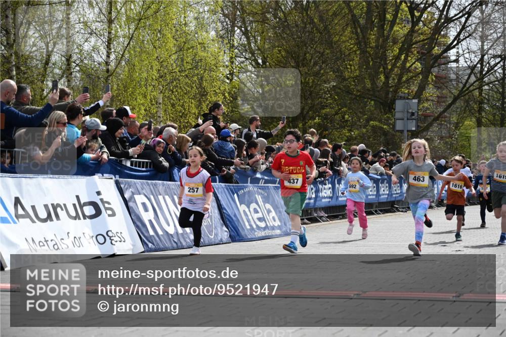 12.04.2026 - 45. Internationalen Wilhelmsburger Insellauf J. Mangold http://msf.ph/oto/9521947 12.04.2026 14:20:58 Ziel 760, 257, 463, 437, 1616, 692, 696, 107, 818, 732 meine-sportfotos.de