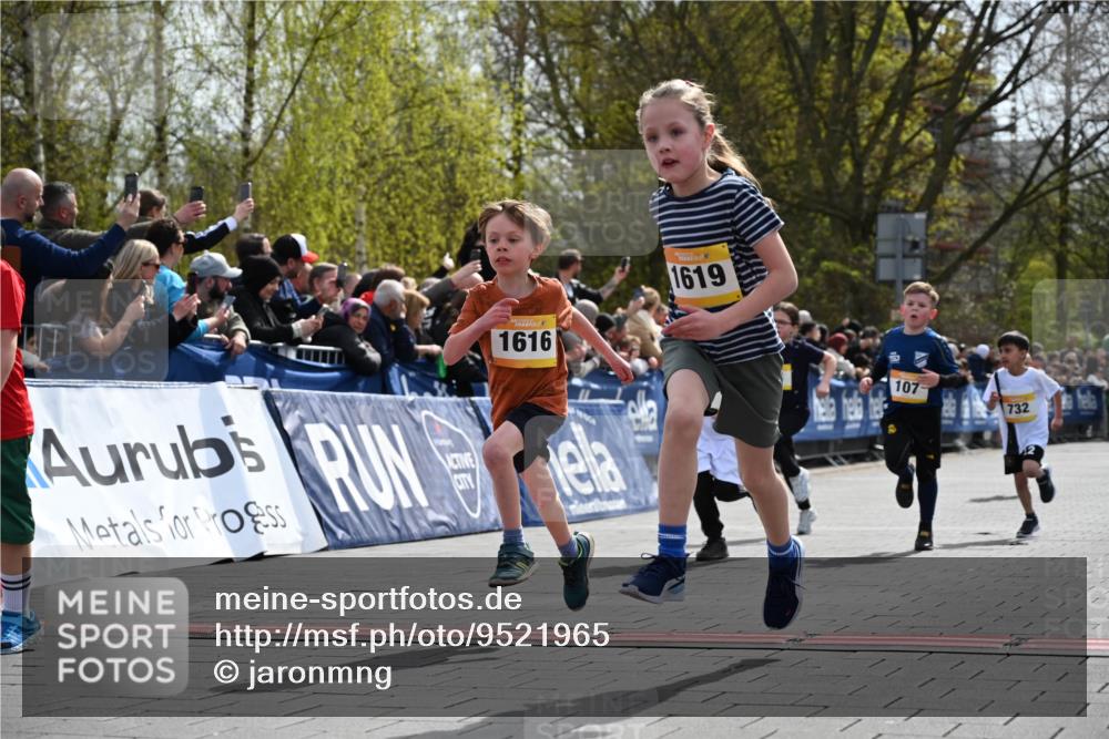 12.04.2026 - 45. Internationalen Wilhelmsburger Insellauf J. Mangold http://msf.ph/oto/9521965 12.04.2026 14:21:01 Ziel 257, 463, 437, 1616, 692, 696, 107, 818, 732, 756, 1603, 162 meine-sportfotos.de
