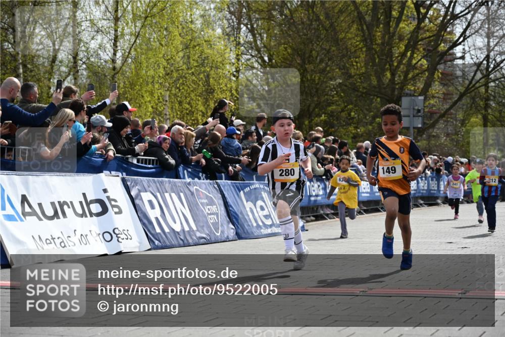 12.04.2026 - 45. Internationalen Wilhelmsburger Insellauf J. Mangold http://msf.ph/oto/9522005 12.04.2026 14:21:08 Ziel 756, 1603, 162, 280, 149, 634, 812, 618, 241 meine-sportfotos.de
