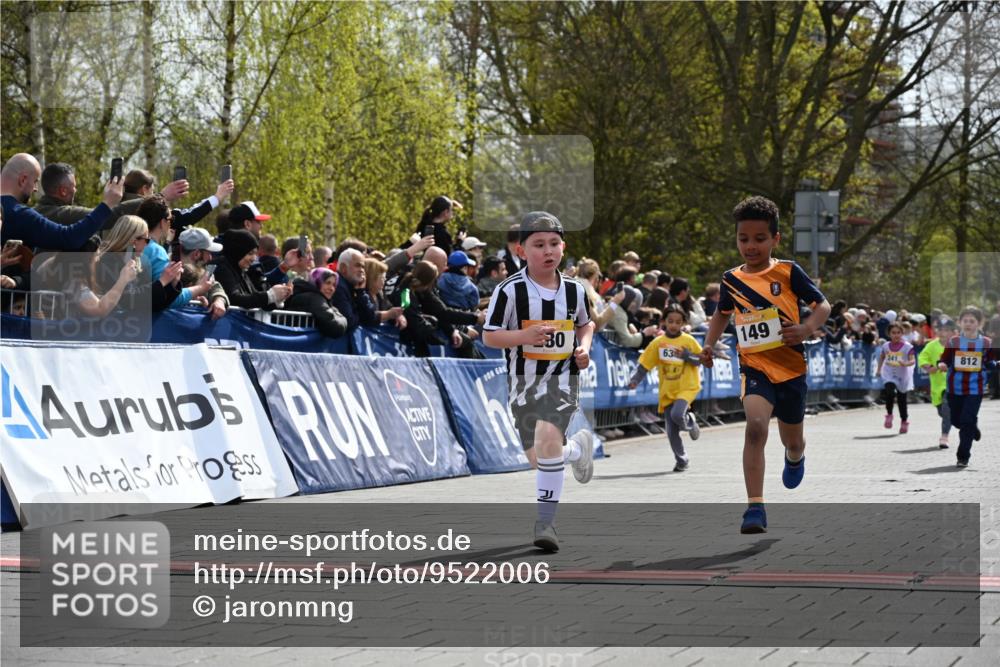 12.04.2026 - 45. Internationalen Wilhelmsburger Insellauf J. Mangold http://msf.ph/oto/9522006 12.04.2026 14:21:08 Ziel 756, 1603, 162, 280, 149, 634, 812, 618, 241 meine-sportfotos.de