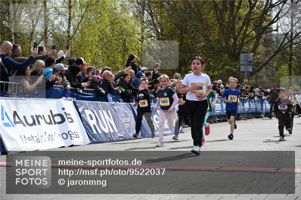12.04.2026 - 45. Internationalen Wilhelmsburger Insellauf J. Mangold http://msf.ph/oto/9522037 12.04.2026 14:21:14 Ziel 634, 812, 618, 241, 306, 1001, 130, 126, 460, 821, 99, 771, 62, 768 meine-sportfotos.de