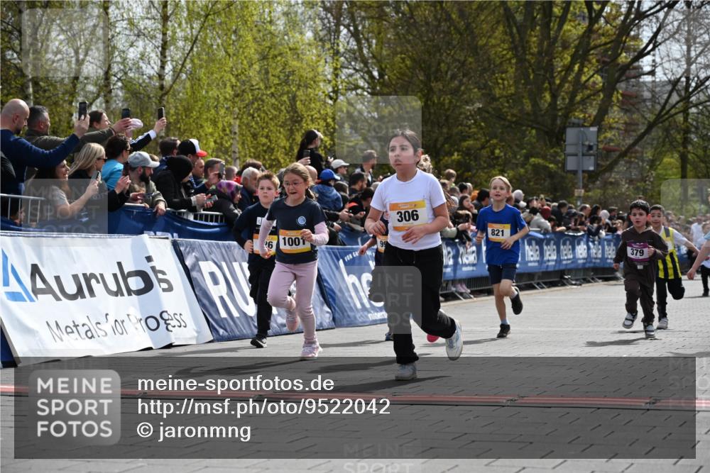 12.04.2026 - 45. Internationalen Wilhelmsburger Insellauf J. Mangold http://msf.ph/oto/9522042 12.04.2026 14:21:14 Ziel 634, 812, 618, 241, 306, 1001, 130, 126, 460, 821, 99, 771, 62, 768 meine-sportfotos.de
