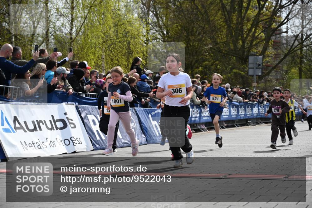 12.04.2026 - 45. Internationalen Wilhelmsburger Insellauf J. Mangold http://msf.ph/oto/9522043 12.04.2026 14:21:14 Ziel 634, 812, 618, 241, 306, 1001, 130, 126, 460, 821, 99, 771, 62, 768 meine-sportfotos.de