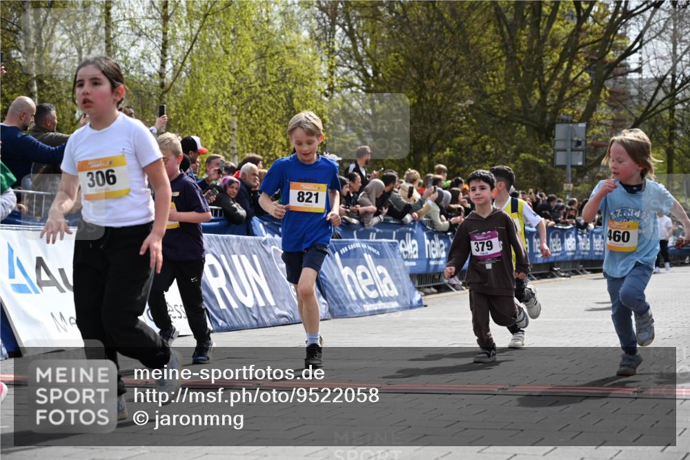 12.04.2026 - 45. Internationalen Wilhelmsburger Insellauf J. Mangold http://msf.ph/oto/9522058 12.04.2026 14:21:15 Ziel 618, 241, 306, 1001, 130, 126, 460, 821, 99, 771, 62, 768, 937, 263 meine-sportfotos.de