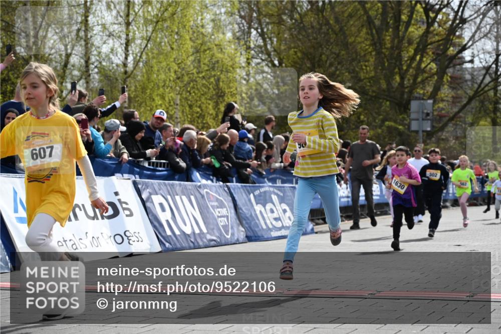 12.04.2026 - 45. Internationalen Wilhelmsburger Insellauf J. Mangold http://msf.ph/oto/9522106 12.04.2026 14:21:23 Ziel 937, 263, 139, 1611, 629, 566, 564, 607, 980, 1630, 991, 302, 562, 309, 282 meine-sportfotos.de