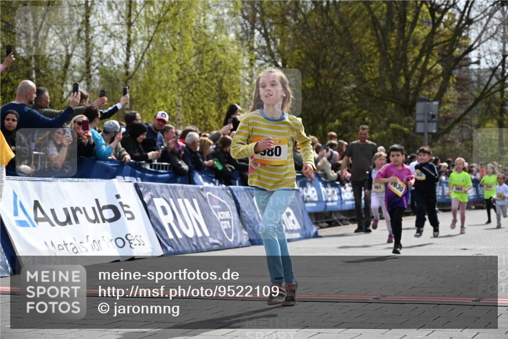 12.04.2026 - 45. Internationalen Wilhelmsburger Insellauf J. Mangold http://msf.ph/oto/9522109 12.04.2026 14:21:24 Ziel 139, 1611, 629, 566, 564, 607, 980, 1630, 991, 302, 562, 309, 282, 528 meine-sportfotos.de