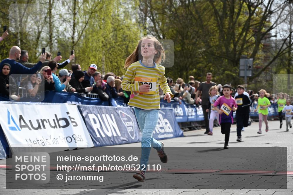 12.04.2026 - 45. Internationalen Wilhelmsburger Insellauf J. Mangold http://msf.ph/oto/9522110 12.04.2026 14:21:24 Ziel 139, 1611, 629, 566, 564, 607, 980, 1630, 991, 302, 562, 309, 282, 528 meine-sportfotos.de