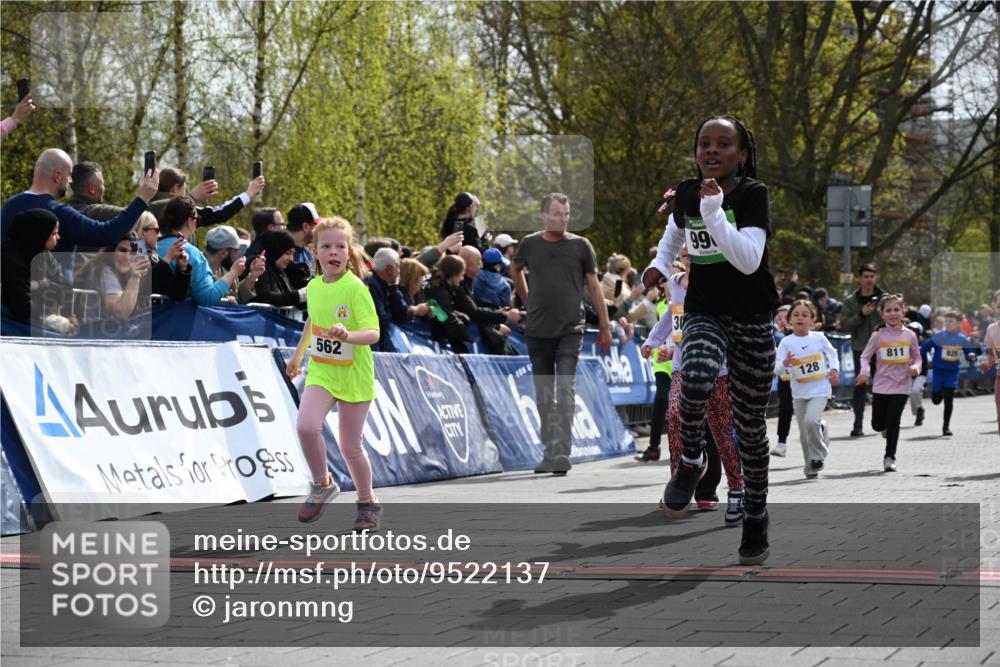 12.04.2026 - 45. Internationalen Wilhelmsburger Insellauf J. Mangold http://msf.ph/oto/9522137 12.04.2026 14:21:27 Ziel 980, 1630, 991, 302, 562, 309, 282, 528, 797, 984, 811, 128, 828, 1005, 925, 253 meine-sportfotos.de
