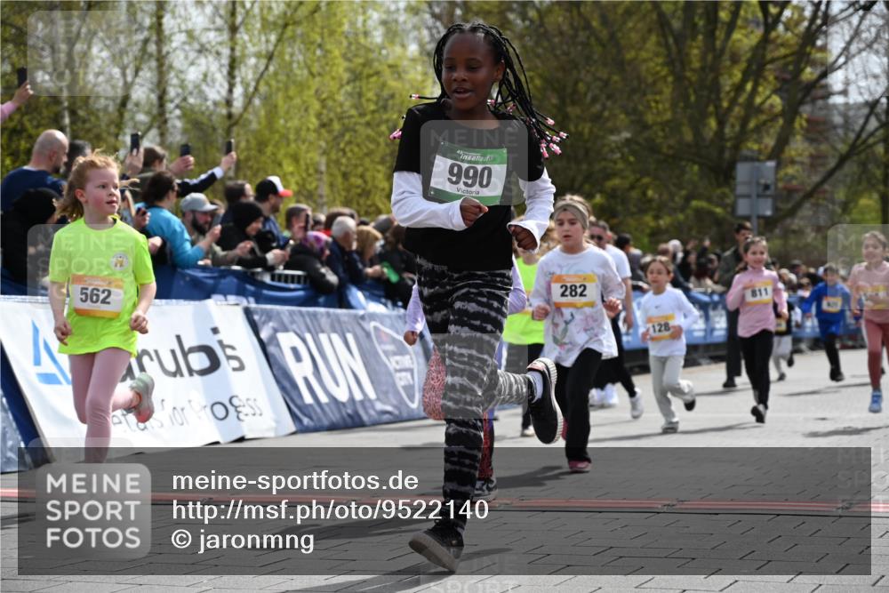 12.04.2026 - 45. Internationalen Wilhelmsburger Insellauf J. Mangold http://msf.ph/oto/9522140 12.04.2026 14:21:27 Ziel 980, 1630, 991, 302, 562, 309, 282, 528, 797, 984, 811, 128, 828, 1005, 925, 253 meine-sportfotos.de