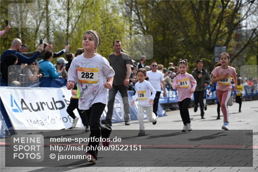 12.04.2026 - 45. Internationalen Wilhelmsburger Insellauf J. Mangold http://msf.ph/oto/9522151 12.04.2026 14:21:28 Ziel 1630, 991, 302, 562, 309, 282, 528, 797, 984, 811, 128, 828, 1005, 925, 253, 988, 964 meine-sportfotos.de