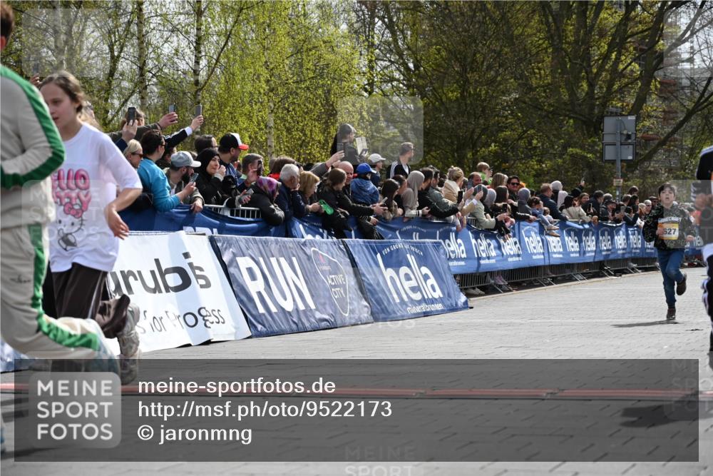 12.04.2026 - 45. Internationalen Wilhelmsburger Insellauf J. Mangold http://msf.ph/oto/9522173 12.04.2026 14:21:34 Ziel 1005, 925, 253, 988, 964, 972, 1627, 951, 260 meine-sportfotos.de