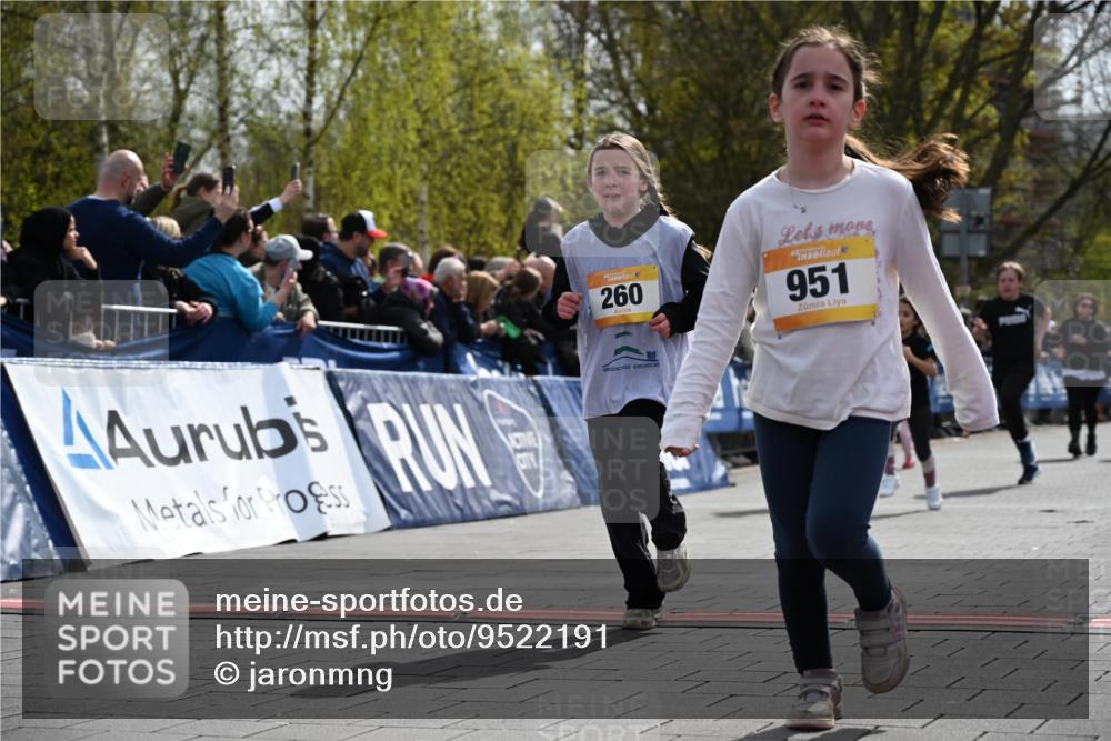 12.04.2026 - 45. Internationalen Wilhelmsburger Insellauf J. Mangold http://msf.ph/oto/9522191 12.04.2026 14:21:38 Ziel 972, 1627, 951, 260, 957, 823, 117, 558, 267, 657, 698, 678, 279 meine-sportfotos.de