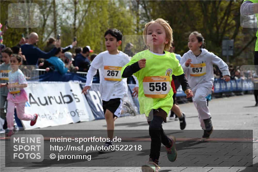 12.04.2026 - 45. Internationalen Wilhelmsburger Insellauf J. Mangold http://msf.ph/oto/9522218 12.04.2026 14:21:42 Ziel 957, 823, 117, 558, 267, 657, 698, 678, 279, 960, 838, 234, 111 meine-sportfotos.de