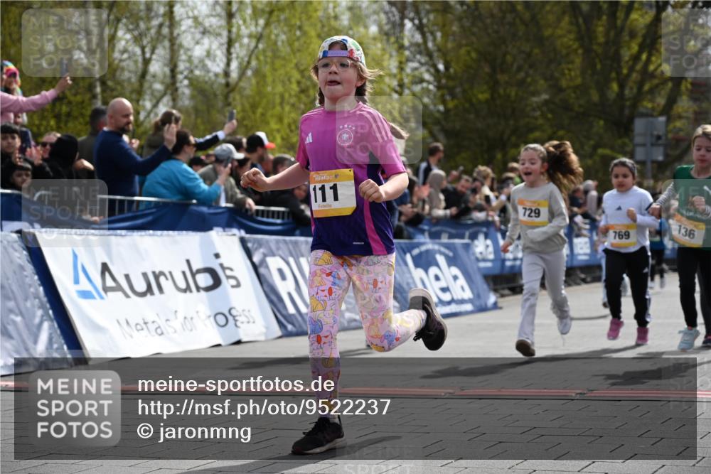 12.04.2026 - 45. Internationalen Wilhelmsburger Insellauf J. Mangold http://msf.ph/oto/9522237 12.04.2026 14:21:47 Ziel 960, 838, 234, 111, 66, 136, 729, 769, 646, 159, 1622, 317, 283, 134, 316, 792 meine-sportfotos.de