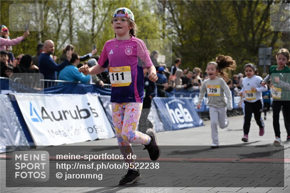 12.04.2026 - 45. Internationalen Wilhelmsburger Insellauf J. Mangold http://msf.ph/oto/9522238 12.04.2026 14:21:47 Ziel 960, 838, 234, 111, 66, 136, 729, 769, 646, 159, 1622, 317, 283, 134, 316, 792 meine-sportfotos.de