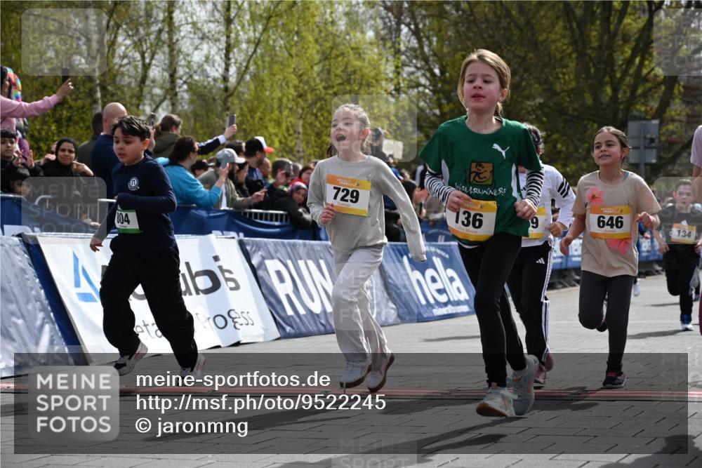 12.04.2026 - 45. Internationalen Wilhelmsburger Insellauf J. Mangold http://msf.ph/oto/9522245 12.04.2026 14:21:48 Ziel 960, 838, 234, 111, 66, 136, 729, 769, 646, 159, 1622, 317, 283, 134, 316, 792, 763 meine-sportfotos.de