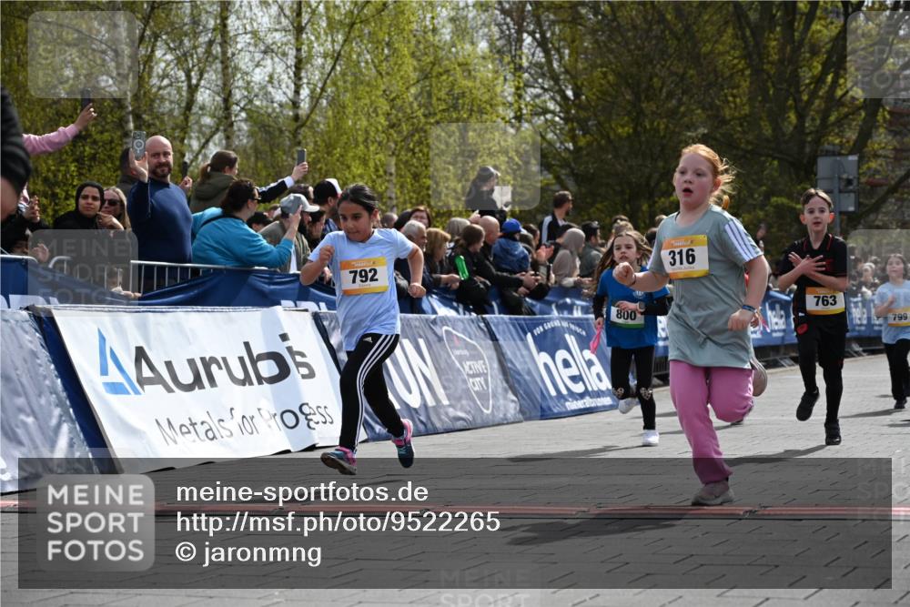 12.04.2026 - 45. Internationalen Wilhelmsburger Insellauf J. Mangold http://msf.ph/oto/9522265 12.04.2026 14:21:51 Ziel 66, 136, 729, 769, 646, 159, 1622, 317, 283, 134, 316, 792, 763, 255, 65, 1617, 969, 799, 974, 482 meine-sportfotos.de