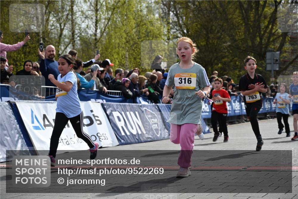 12.04.2026 - 45. Internationalen Wilhelmsburger Insellauf J. Mangold http://msf.ph/oto/9522269 12.04.2026 14:21:52 Ziel 136, 729, 769, 646, 159, 1622, 317, 283, 134, 316, 792, 763, 255, 65, 1617, 969, 799, 974, 482, 236 meine-sportfotos.de