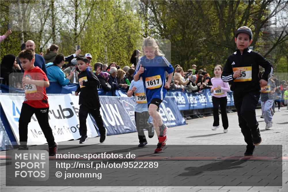 12.04.2026 - 45. Internationalen Wilhelmsburger Insellauf J. Mangold http://msf.ph/oto/9522289 12.04.2026 14:21:54 Ziel 134, 316, 792, 763, 255, 65, 1617, 969, 799, 974, 482, 236, 810, 488, 814 meine-sportfotos.de