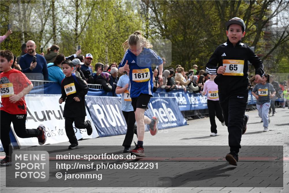 12.04.2026 - 45. Internationalen Wilhelmsburger Insellauf J. Mangold http://msf.ph/oto/9522291 12.04.2026 14:21:54 Ziel 134, 316, 792, 763, 255, 65, 1617, 969, 799, 974, 482, 236, 810, 488, 814 meine-sportfotos.de
