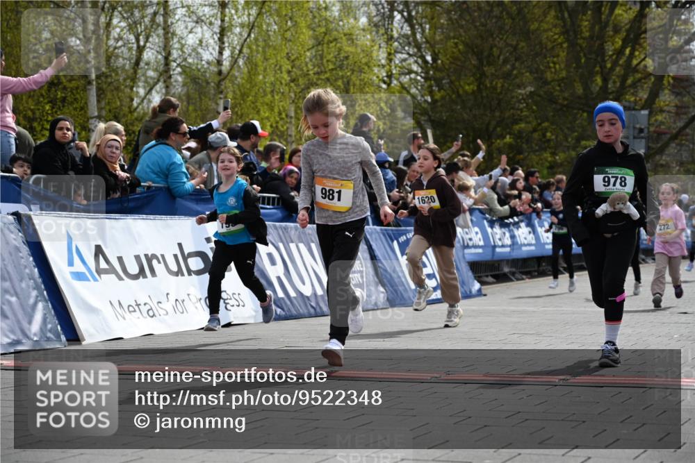 12.04.2026 - 45. Internationalen Wilhelmsburger Insellauf J. Mangold http://msf.ph/oto/9522348 12.04.2026 14:22:16 Ziel 1615, 289, 668, 926, 981, 1620, 414, 805, 272 meine-sportfotos.de