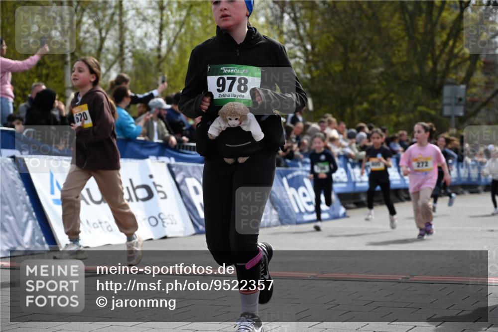 12.04.2026 - 45. Internationalen Wilhelmsburger Insellauf J. Mangold http://msf.ph/oto/9522357 12.04.2026 14:22:18 Ziel 1615, 289, 668, 926, 981, 1620, 414, 805, 272, 124, 731, 739 meine-sportfotos.de