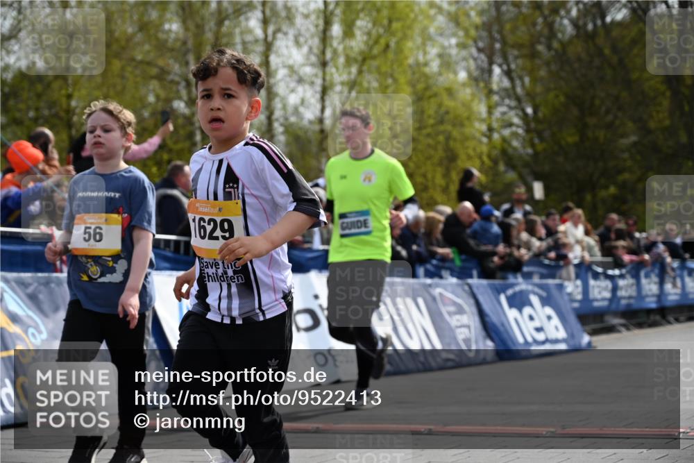 12.04.2026 - 45. Internationalen Wilhelmsburger Insellauf J. Mangold http://msf.ph/oto/9522413 12.04.2026 14:22:34 Ziel 315, 973, 555, 1629, 56, 670 meine-sportfotos.de