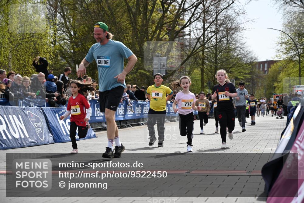 12.04.2026 - 45. Internationalen Wilhelmsburger Insellauf J. Mangold http://msf.ph/oto/9522450 12.04.2026 14:22:48 Ziel 1609, 780, 743, 778, 779, 68, 757, 755 meine-sportfotos.de